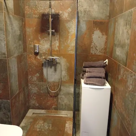 Woda I Wiatr Pl 2 Rozewska 44 アパート